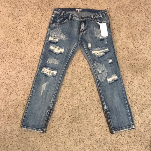 Distressed Girlfriend Jeans NWT - Picture 1 of 3